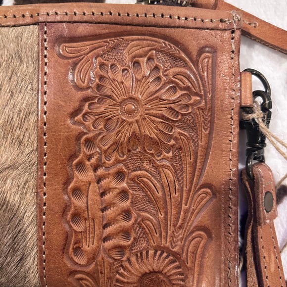 STS Ranchwear Wallet Brown Leather Tooled Cowhide Zip  Clutch Yipee Wristlet New - Picture 6 of 7
